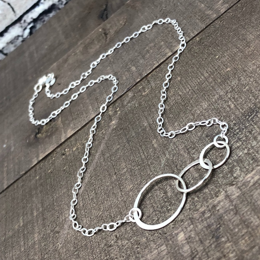 “Mother & Children” Circle Necklace 925 Silver